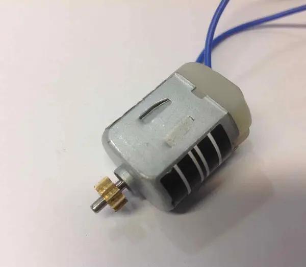 Motor 12v Con Piñon